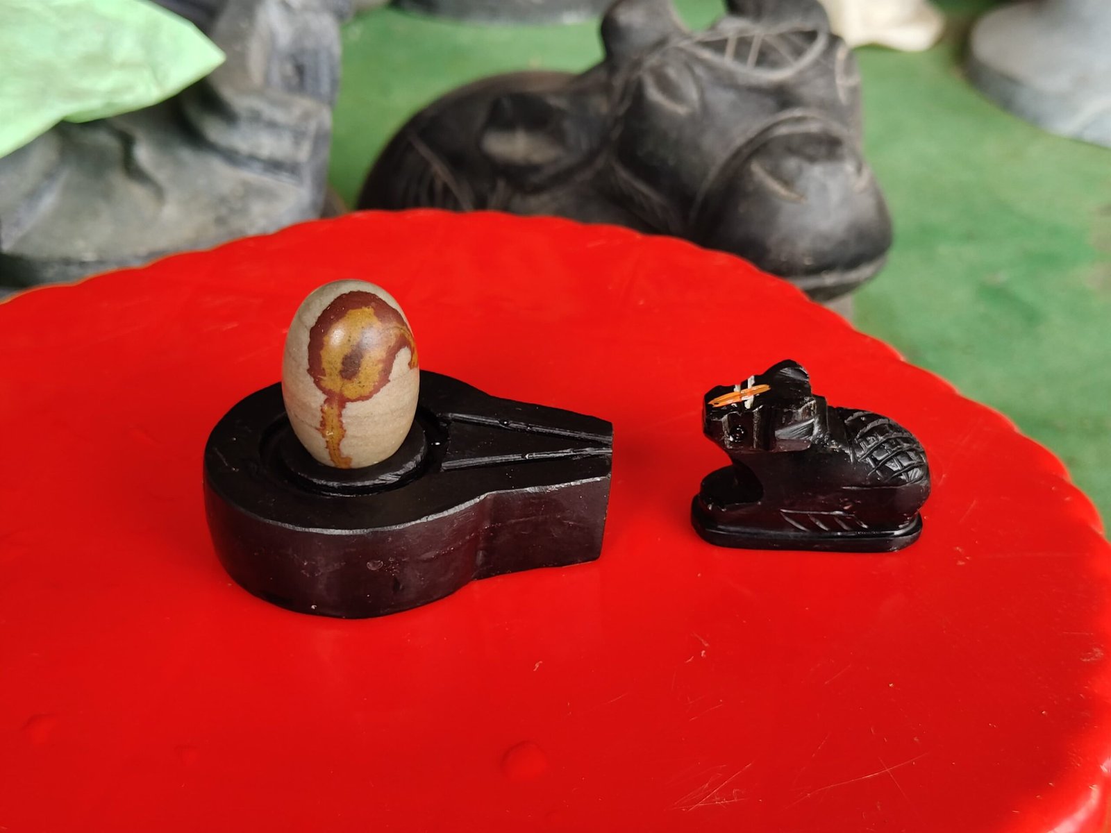 Original 1.5 Inch Narmadeshwar Shivling with 3 Inch Premium Black Stone Jaladhari & Nandi – Natural Rudraksha Pattern